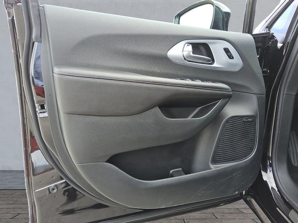 new 2026 Chrysler Pacifica car, priced at $52,492