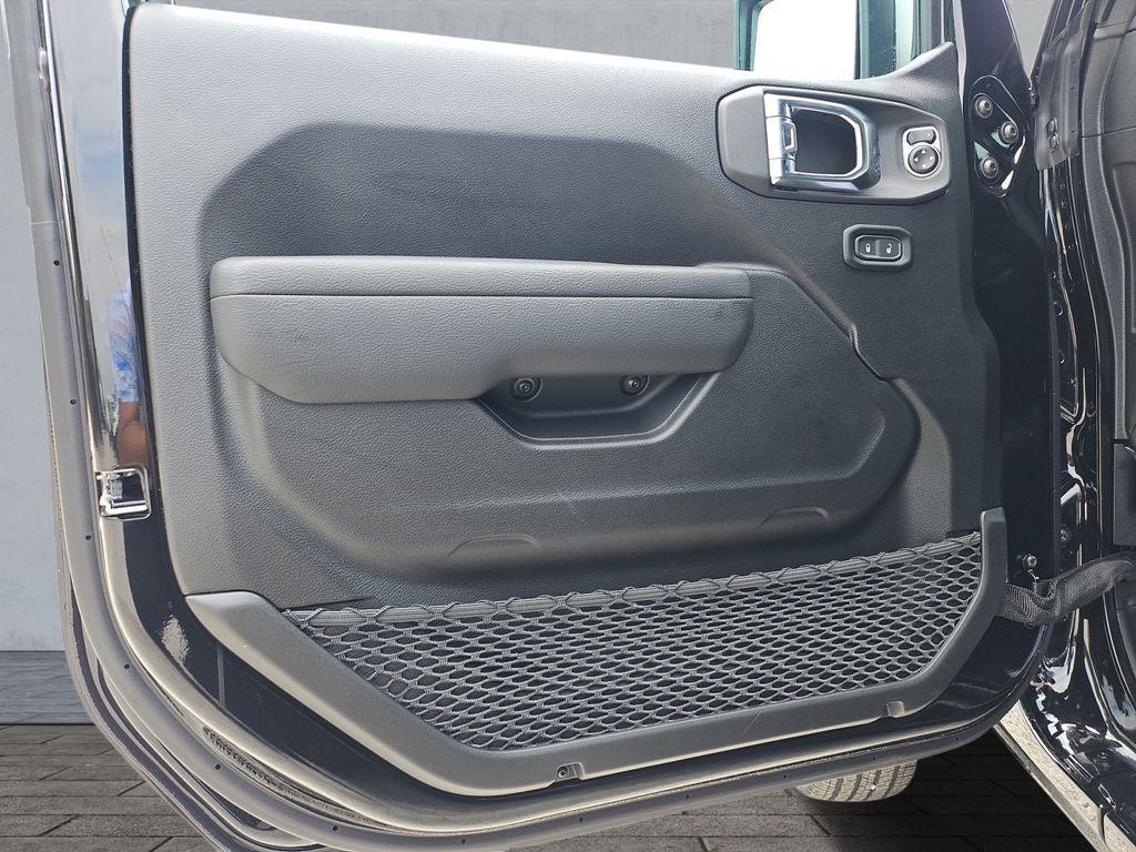 new 2025 Jeep Wrangler car, priced at $42,079