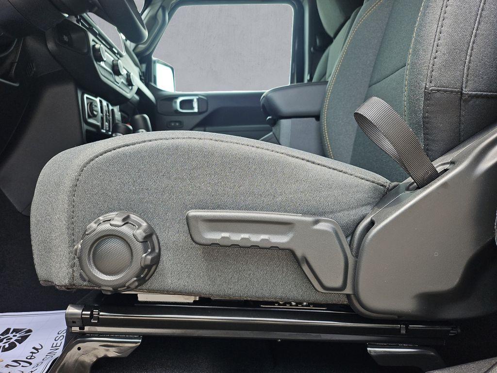 new 2025 Jeep Wrangler car, priced at $42,079