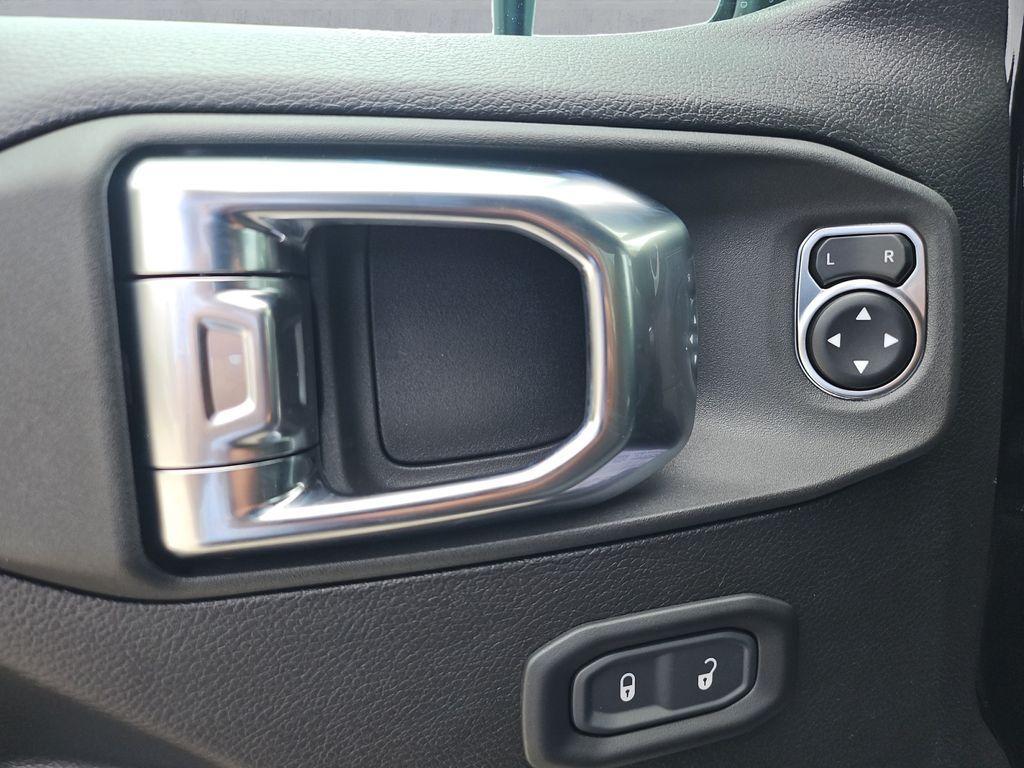 new 2025 Jeep Wrangler car, priced at $42,079