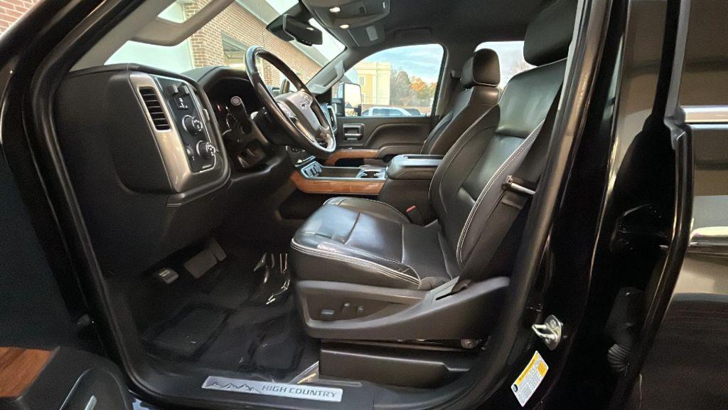 used 2018 Chevrolet Silverado 2500 car, priced at $38,495