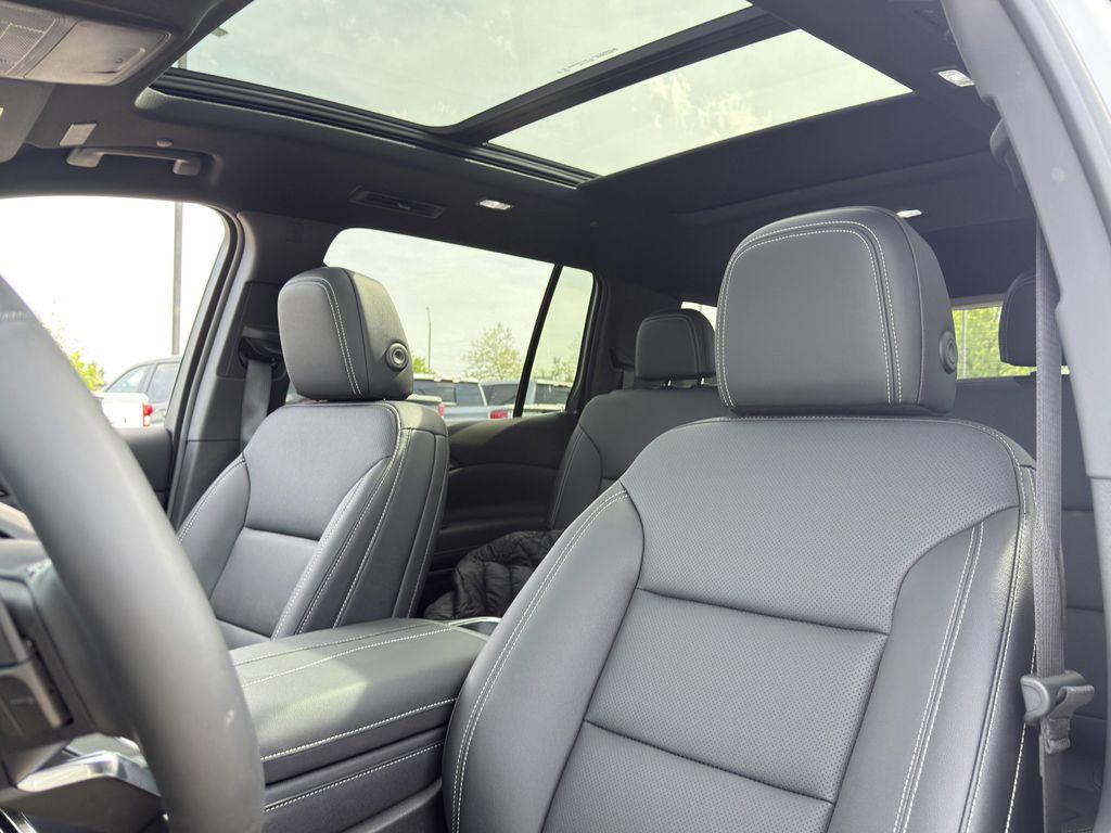 new 2026 Chevrolet Traverse car, priced at $50,235