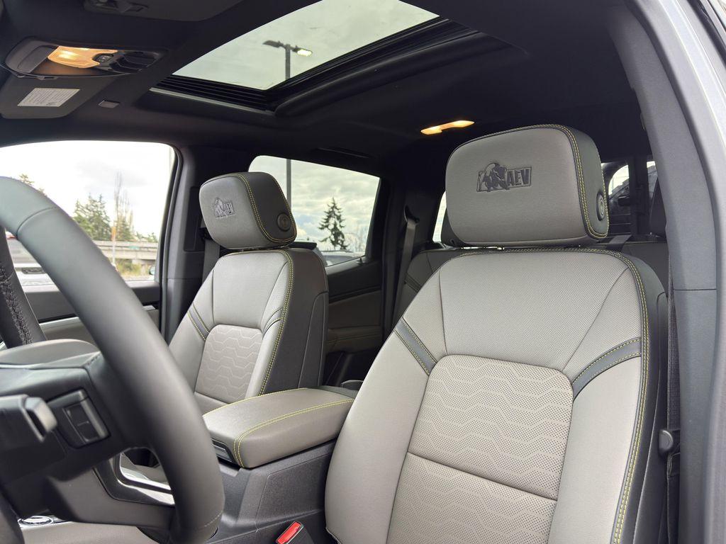 new 2026 Chevrolet Traverse car, priced at $50,770