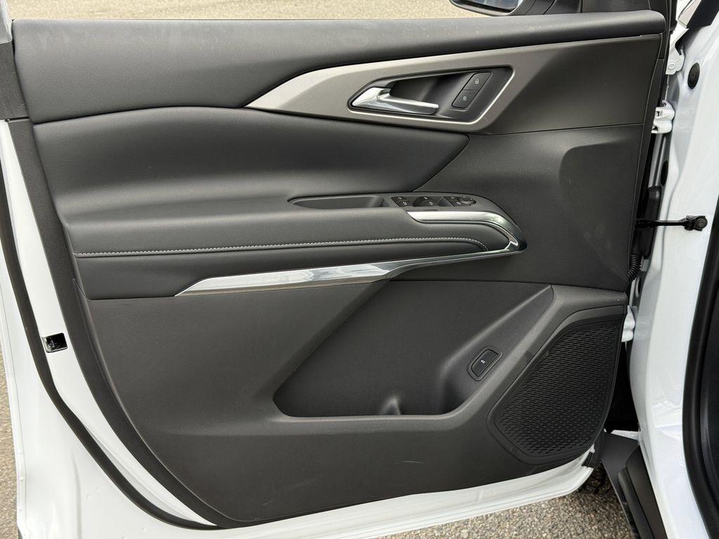 new 2026 Chevrolet Traverse car, priced at $48,520