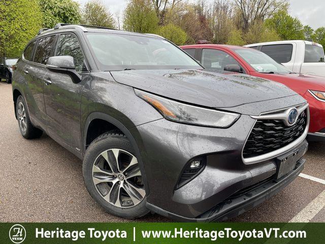 used 2022 Toyota Highlander Hybrid car, priced at $37,500