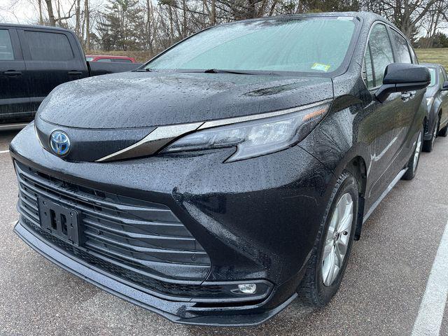 used 2022 Toyota Sienna car, priced at $39,500