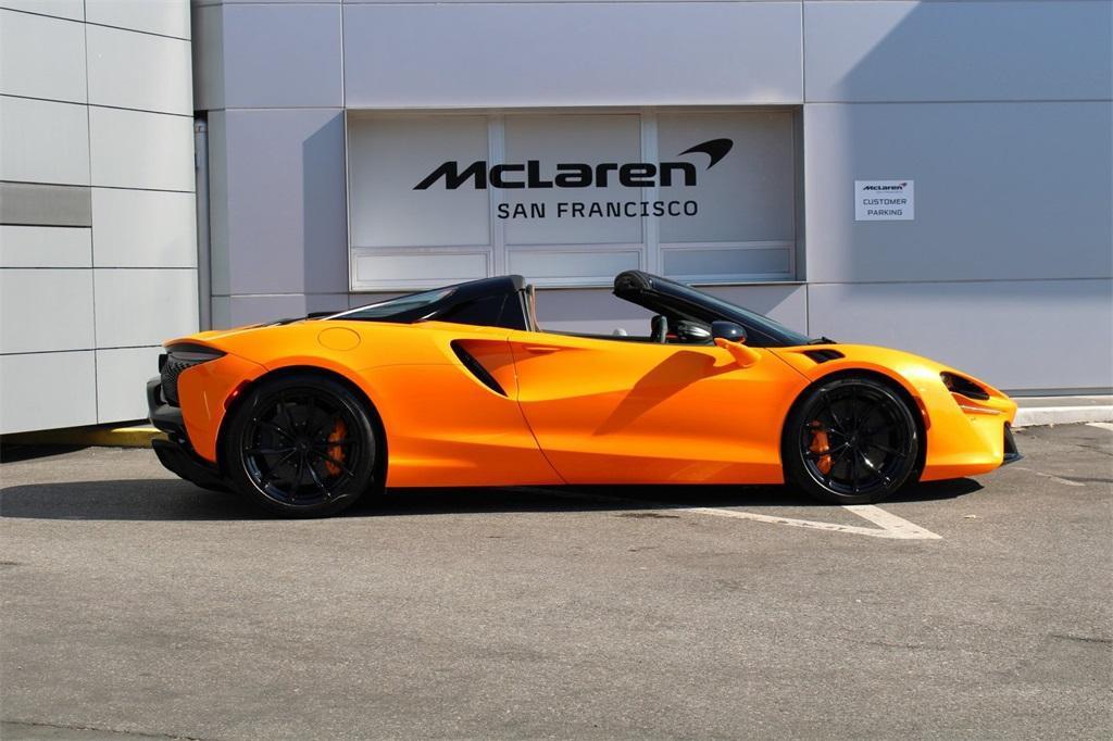 used 2025 McLaren Artura car, priced at $299,994