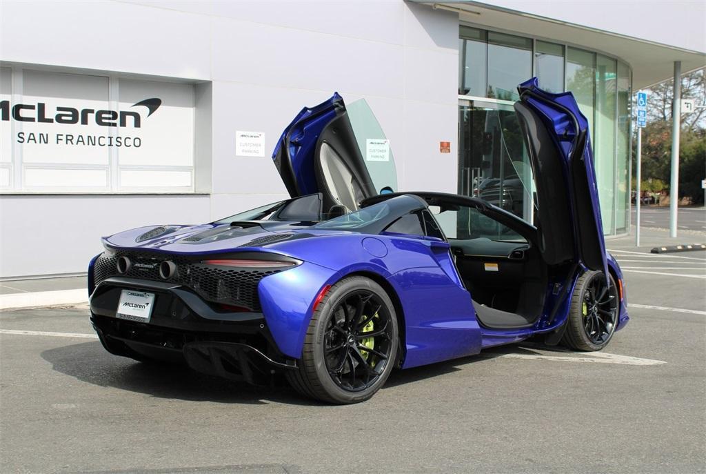 used 2025 McLaren Artura car, priced at $299,991