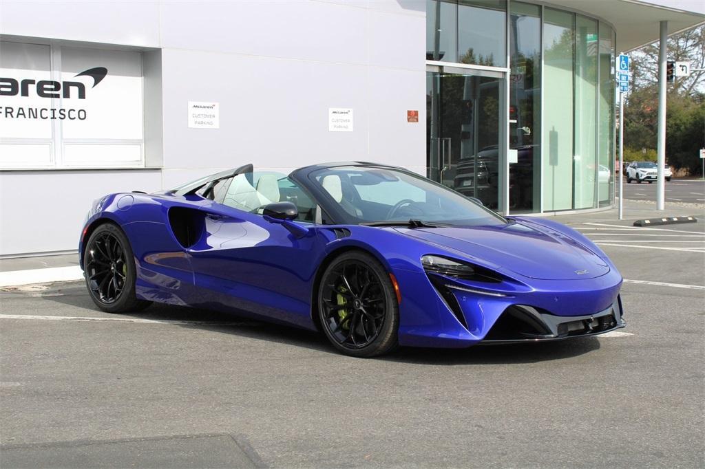 used 2025 McLaren Artura car, priced at $299,991