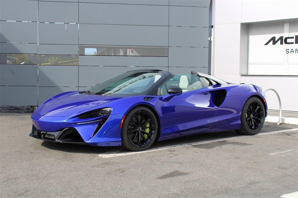 used 2025 McLaren Artura car, priced at $299,991