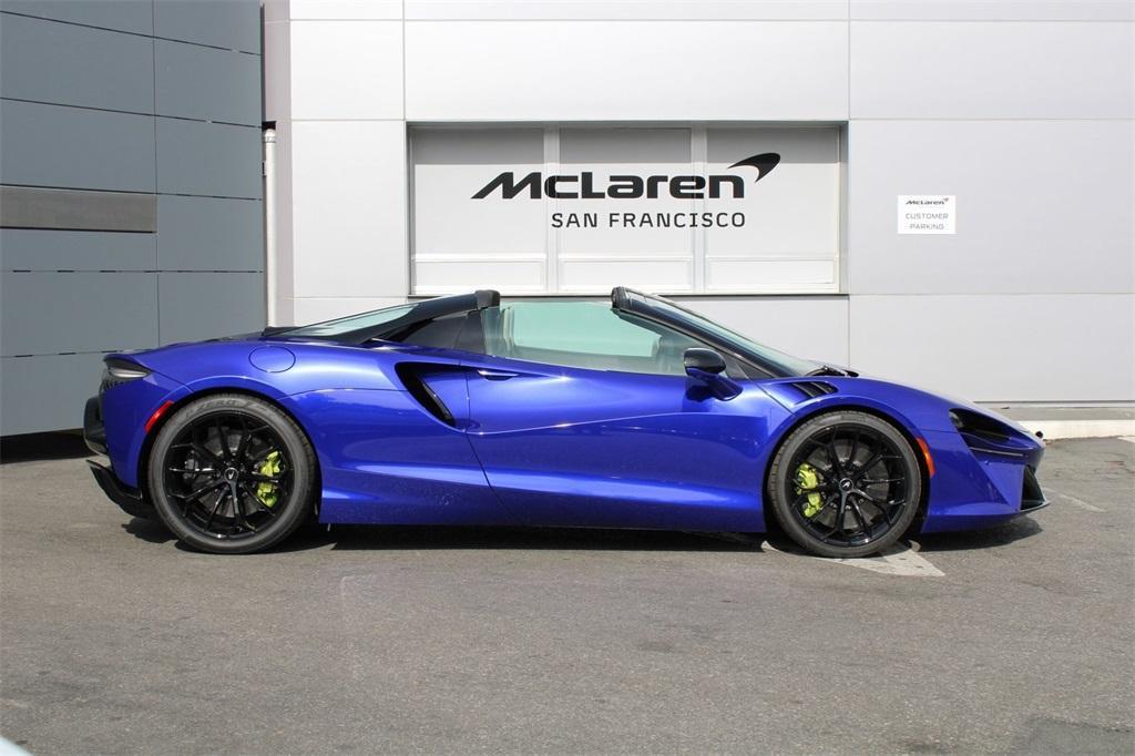 used 2025 McLaren Artura car, priced at $299,991