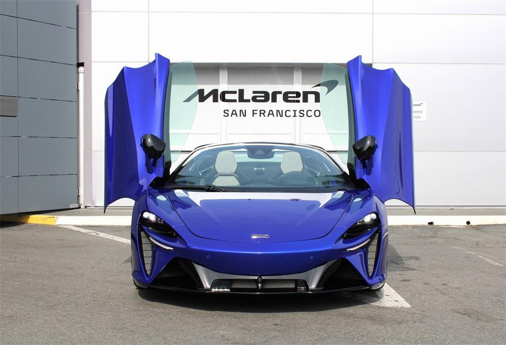 used 2025 McLaren Artura car, priced at $299,991