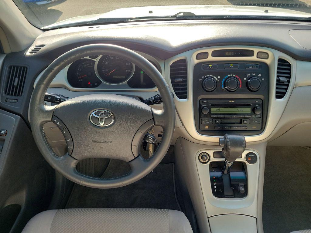 used 2006 Toyota Highlander car, priced at $7,347