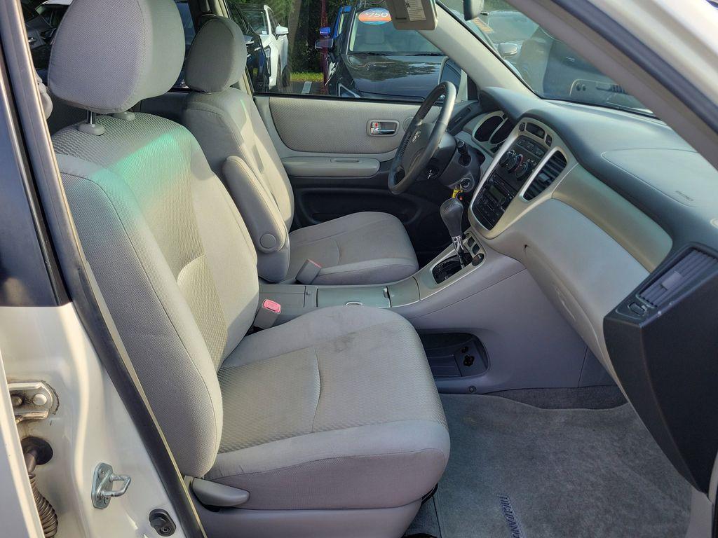 used 2006 Toyota Highlander car, priced at $7,347