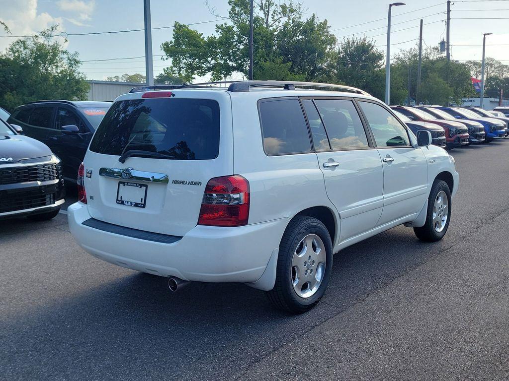 used 2006 Toyota Highlander car, priced at $7,347