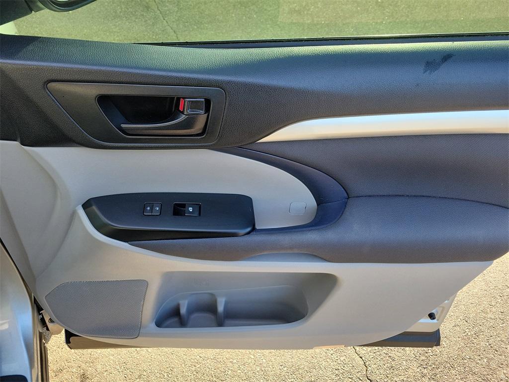 used 2018 Toyota Highlander car, priced at $17,500