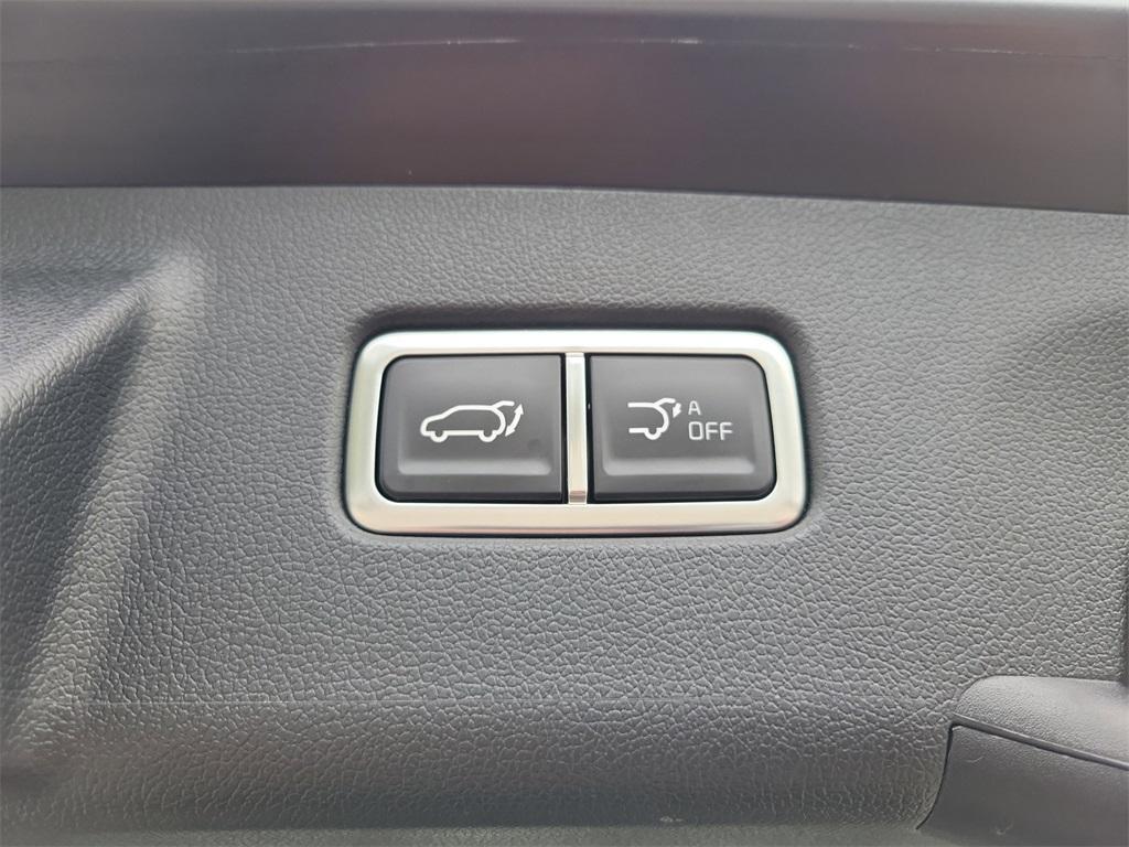 used 2025 Kia Sorento car, priced at $34,995