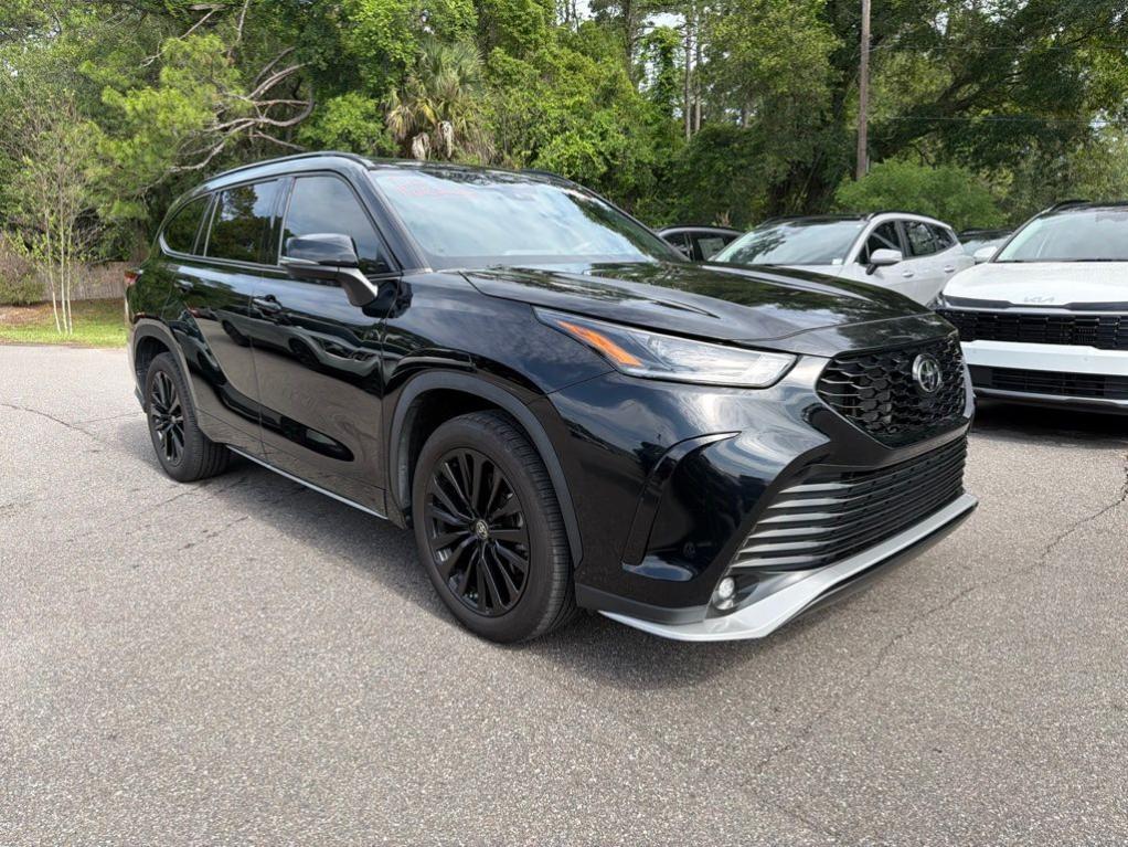 used 2023 Toyota Highlander car, priced at $37,848