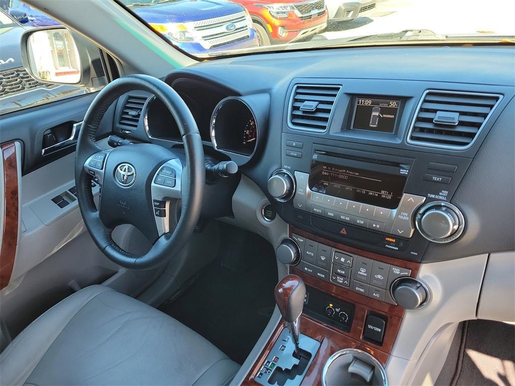 used 2011 Toyota Highlander car, priced at $10,500