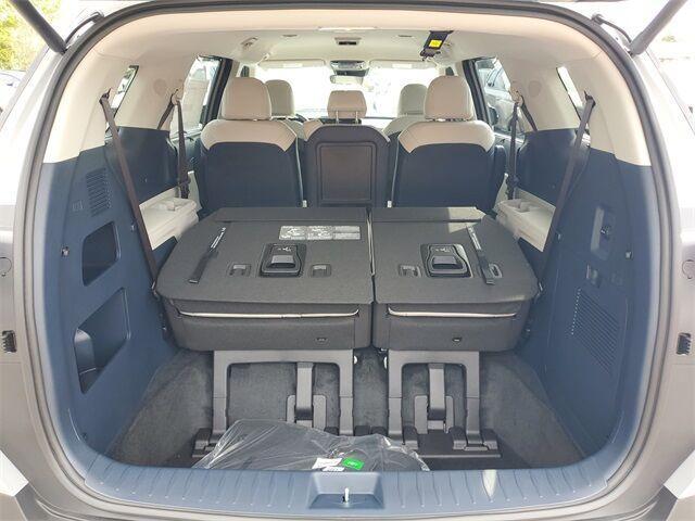 new 2026 Kia Carnival Hybrid car, priced at $43,630
