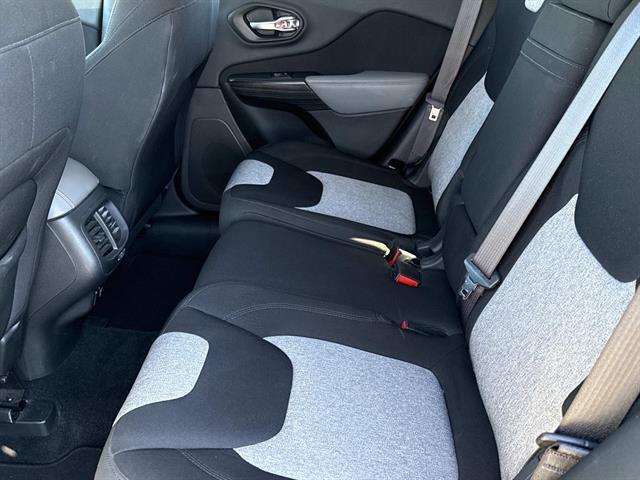 used 2014 Jeep Cherokee car, priced at $10,995