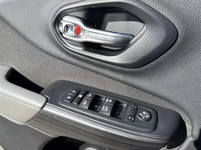 used 2014 Jeep Cherokee car, priced at $10,995