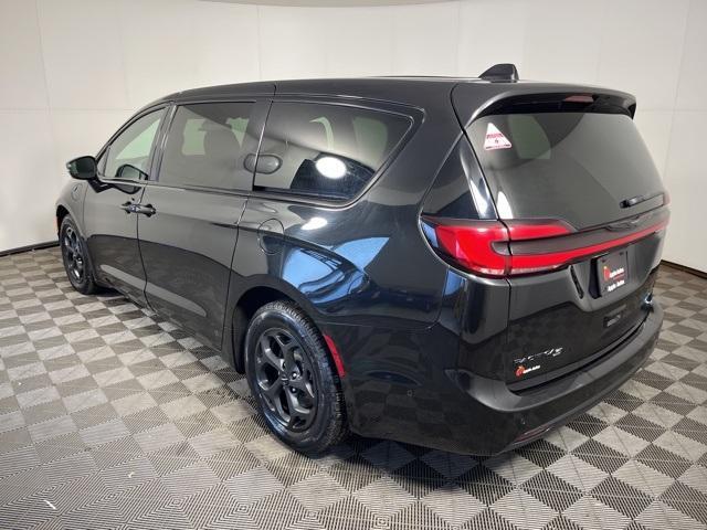used 2022 Chrysler Pacifica Hybrid car, priced at $24,181
