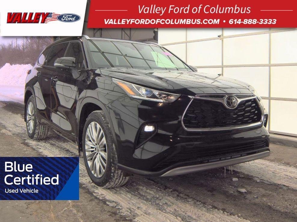 used 2025 Toyota Highlander Hybrid car, priced at $52,988