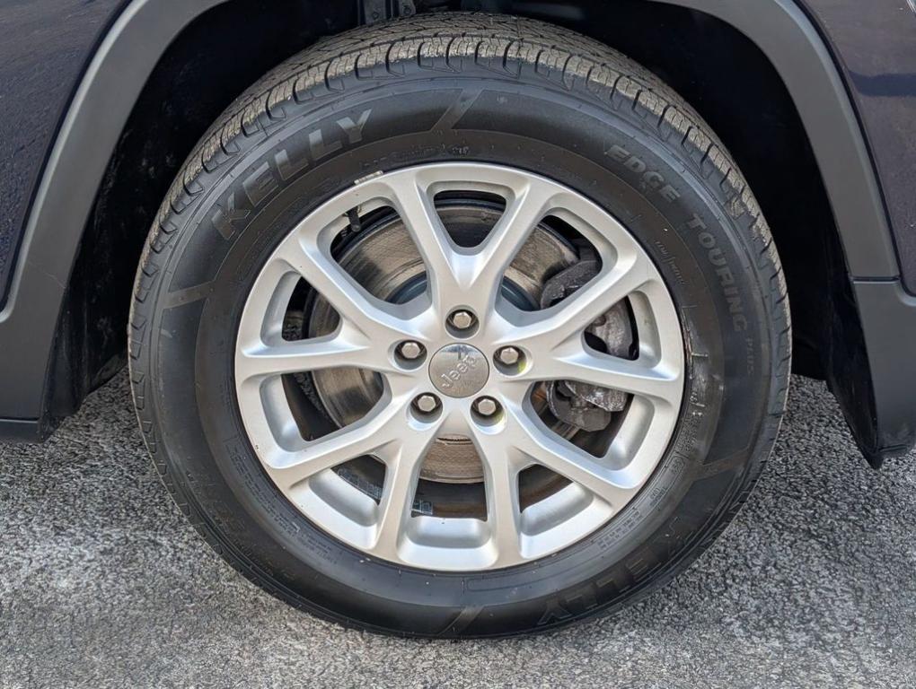 used 2016 Jeep Cherokee car, priced at $10,250