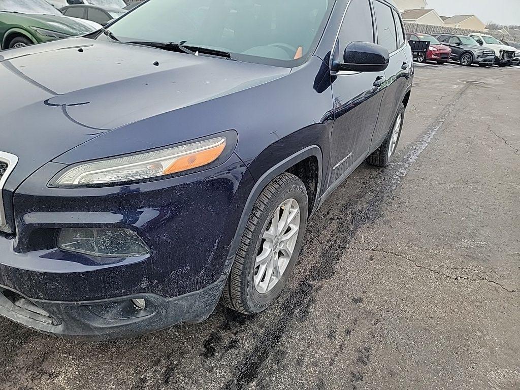 used 2016 Jeep Cherokee car, priced at $10,999