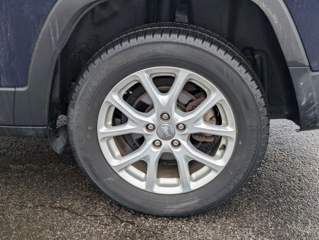 used 2016 Jeep Cherokee car, priced at $10,988