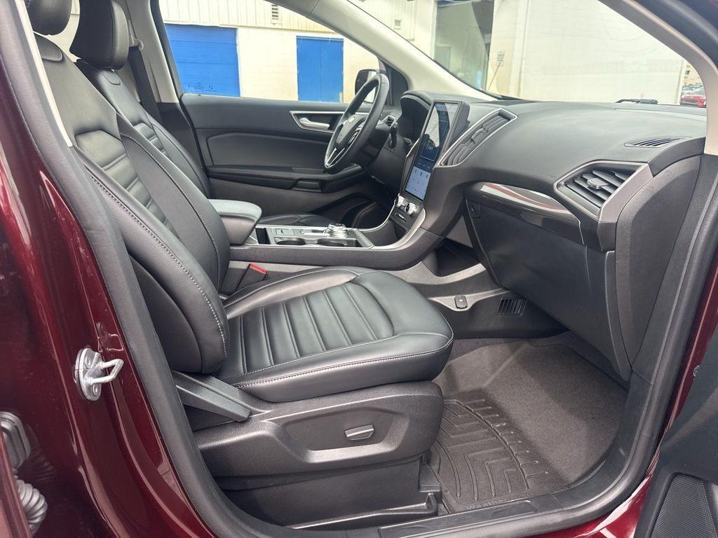 used 2024 Ford Edge car, priced at $29,288
