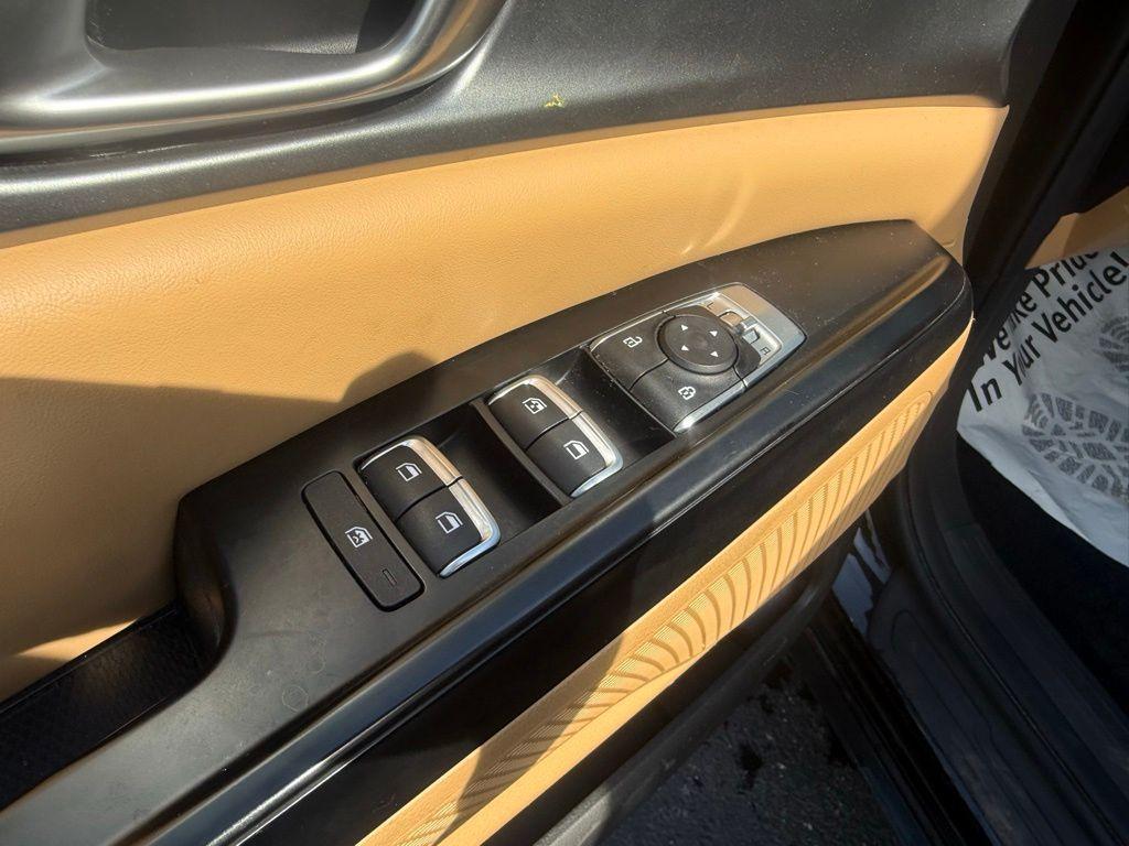 used 2024 Kia Carnival car, priced at $26,748