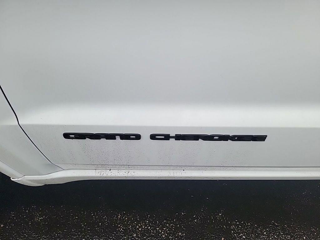 used 2021 Jeep Grand Cherokee car, priced at $21,988