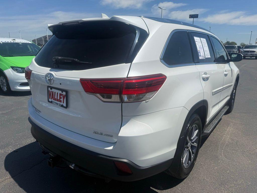 used 2019 Toyota Highlander car, priced at $23,984
