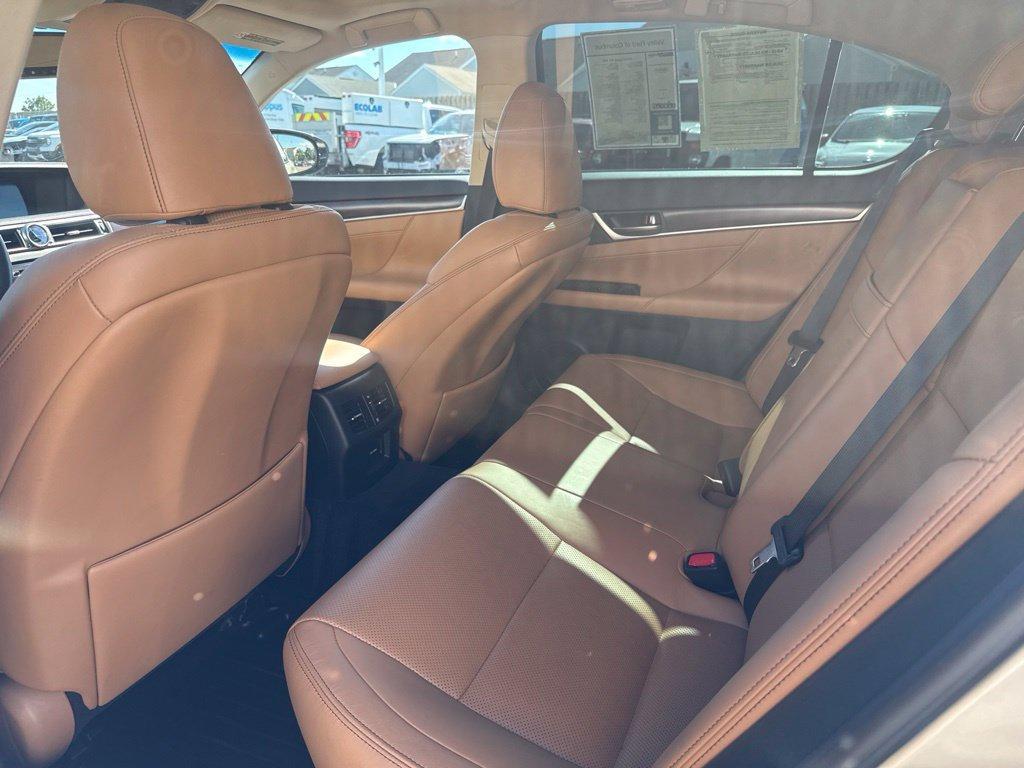 Lexus GS view 27
