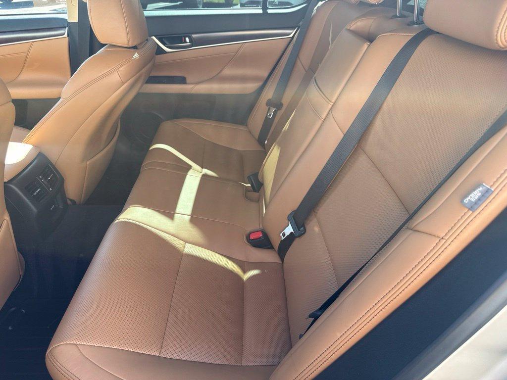 Lexus GS view 28