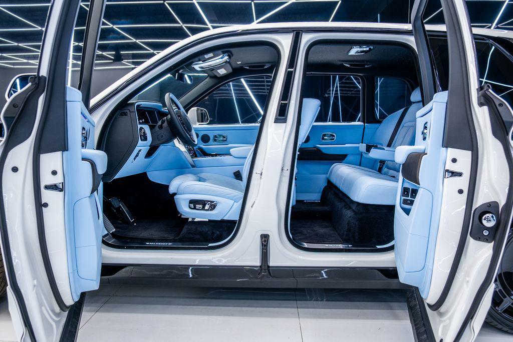 used 2025 Rolls-Royce Cullinan car, priced at $899,980