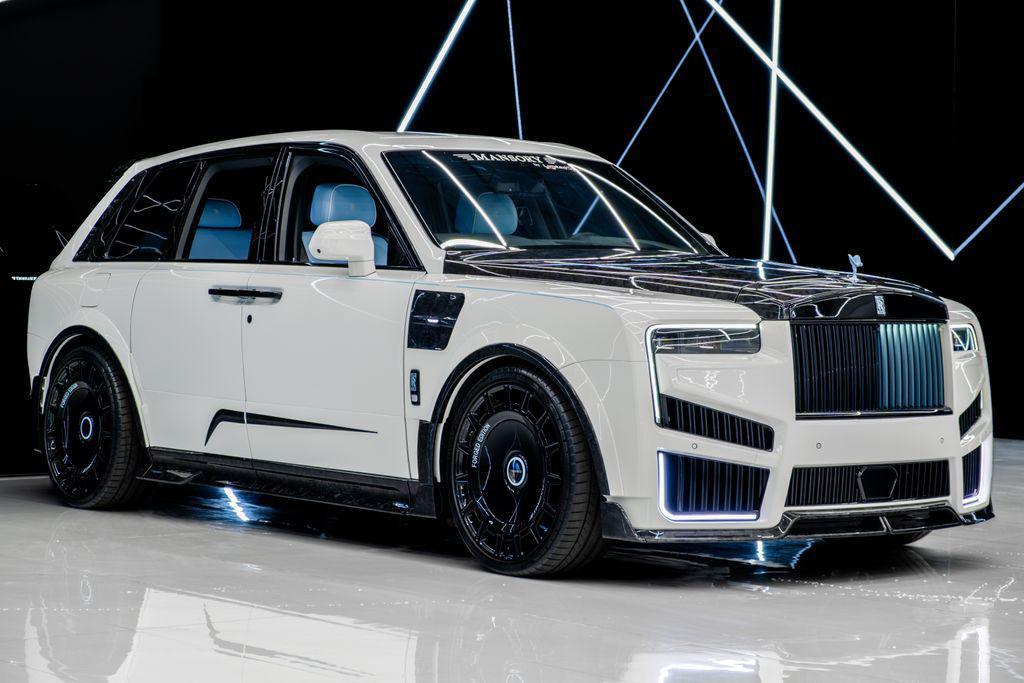 used 2025 Rolls-Royce Cullinan car, priced at $899,980