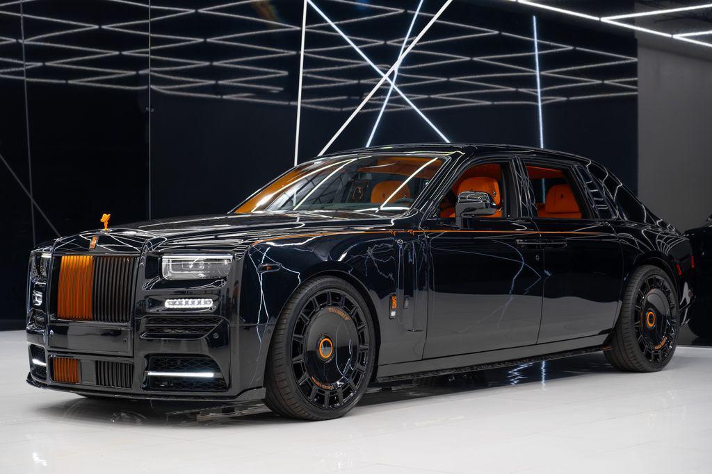 used 2025 Rolls-Royce Phantom car, priced at $899,980