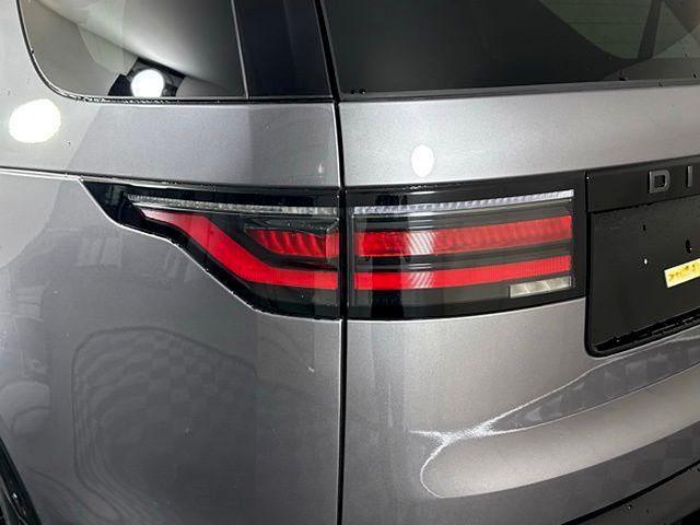 new 2025 Land Rover Discovery car, priced at $74,843