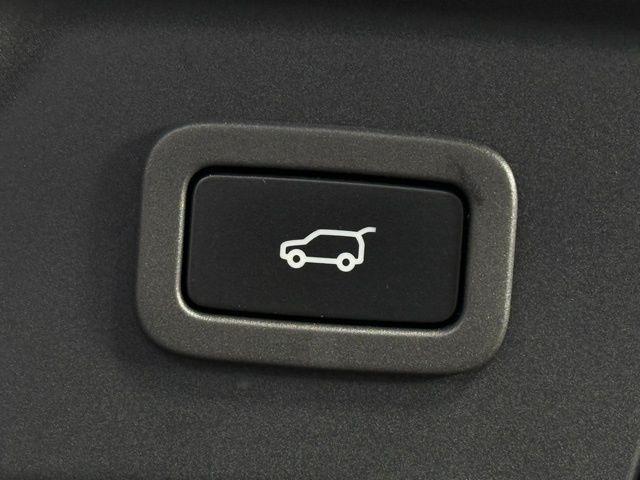 used 2021 Land Rover Range Rover Velar car, priced at $31,444