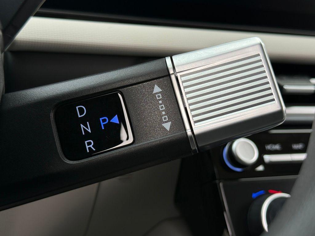 new 2026 Hyundai TUCSON Hybrid car, priced at $31,141