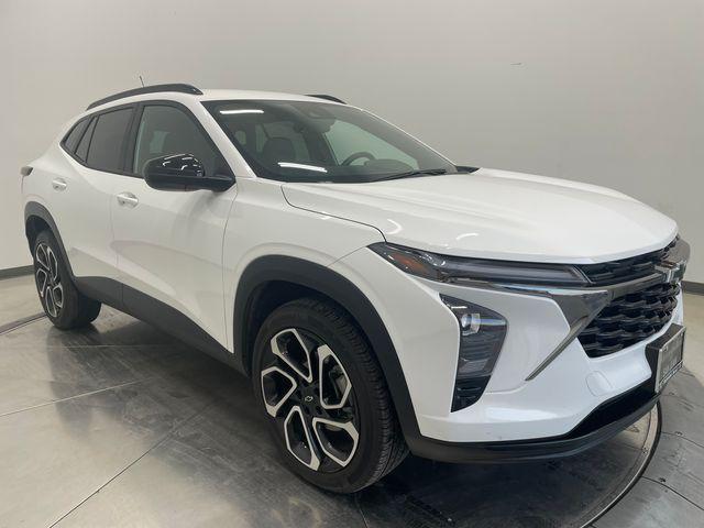 used 2025 Chevrolet Trax car, priced at $25,464