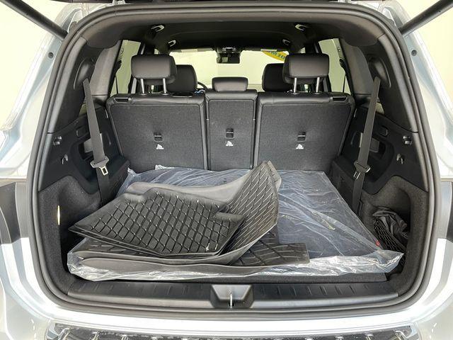 new 2025 Mercedes-Benz GLB 250 car, priced at $48,915