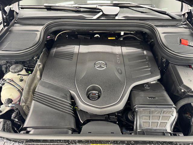 new 2025 Mercedes-Benz GLE 450 car, priced at $73,915