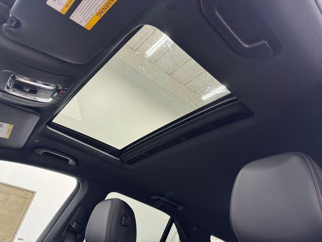 new 2025 Mercedes-Benz GLE 450 car, priced at $73,915