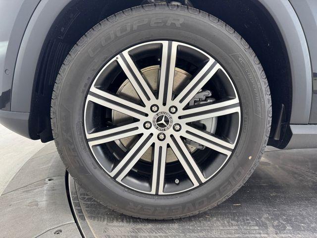 new 2025 Mercedes-Benz GLE 450 car, priced at $73,915