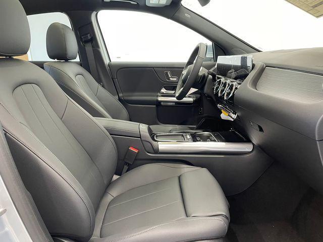 new 2026 Mercedes-Benz GLA 250 car, priced at $45,425