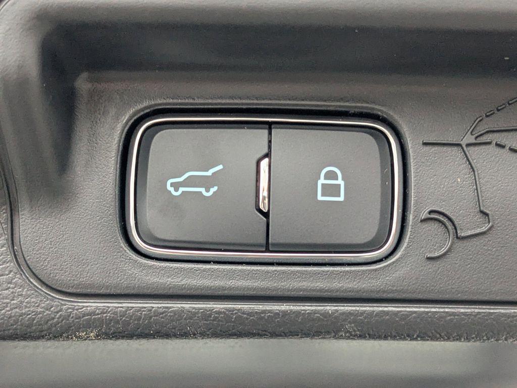 used 2022 Ford Explorer car, priced at $26,895